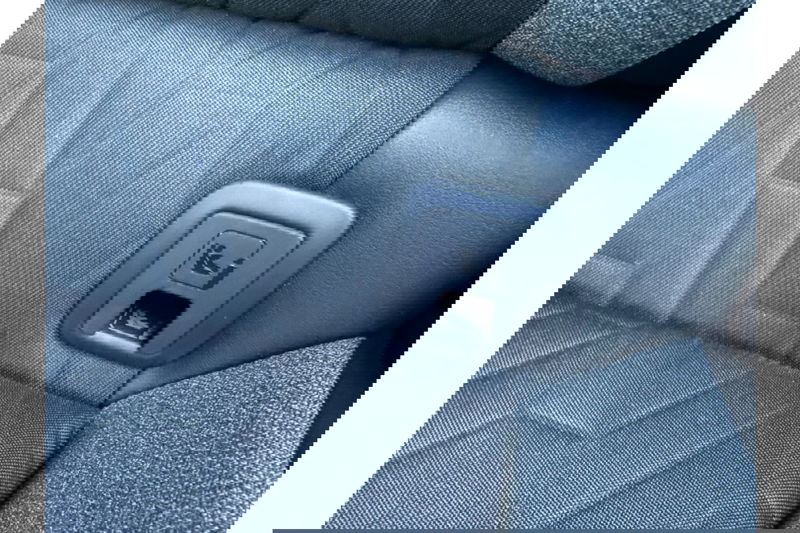 Volkswagen T-Roc 2.0 TDI AUTOMAAT 150PK GOAL AIRCO NAVI PDC-CAMERA.