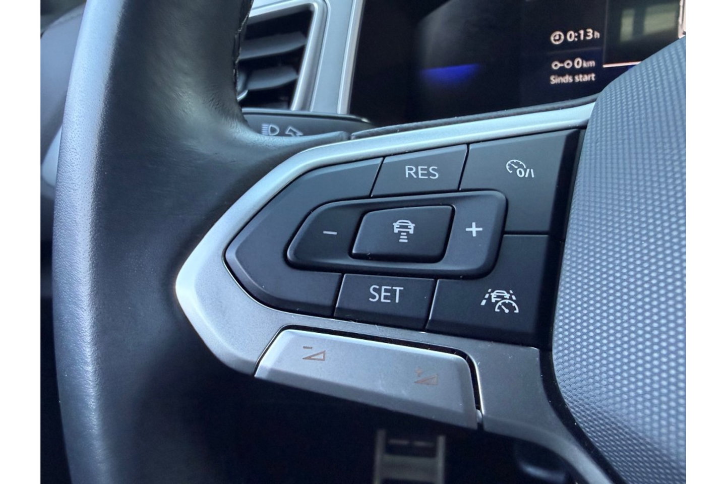 Volkswagen T-Roc 2.0 TDI AUTOMAAT 150PK GOAL AIRCO NAVI PDC-CAMERA.