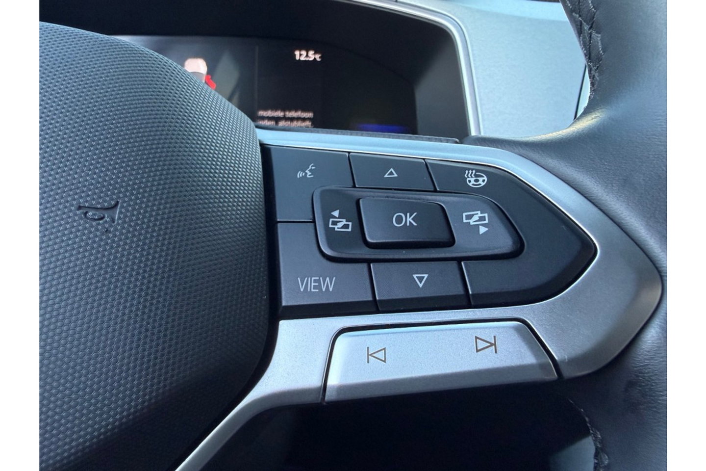 Volkswagen T-Roc 2.0 TDI AUTOMAAT 150PK GOAL AIRCO NAVI PDC-CAMERA.