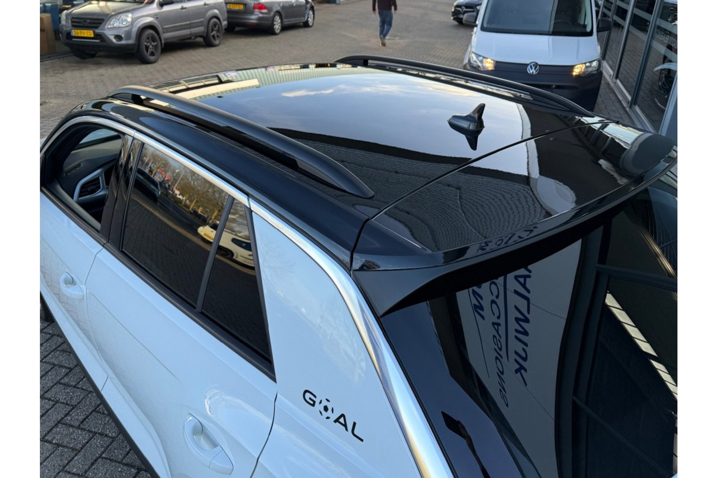 Volkswagen T-Roc 2.0 TDI AUTOMAAT 150PK GOAL AIRCO NAVI PDC-CAMERA.