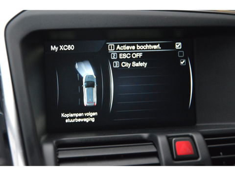 Volvo XC60 T5 R-Design| Panoramadak | Camera | Trekhaak | Stoelverwarming | Leer | Bluetooth | Elektrische stoelen |