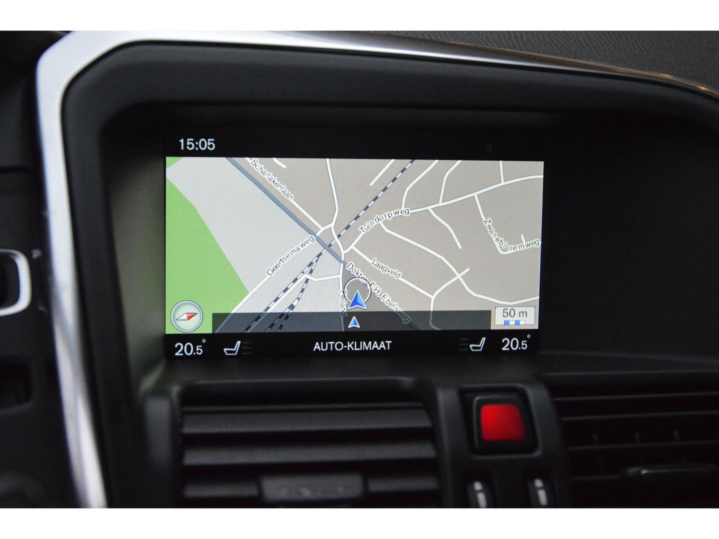 Volvo XC60 T5 R-Design| Panoramadak | Camera | Trekhaak | Stoelverwarming | Leer | Bluetooth | Elektrische stoelen |