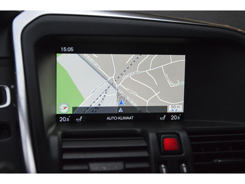 Volvo XC60 T5 R-Design| Panoramadak | Camera | Trekhaak | Stoelverwarming | Leer | Bluetooth | Elektrische stoelen |