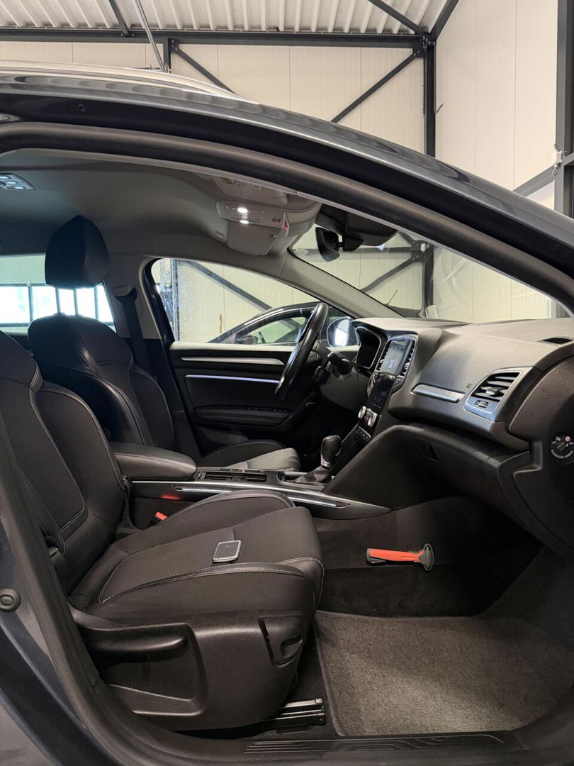 Renault Mégane Estate 1.3 TCe Intens 158PK Trekhaak Carplay