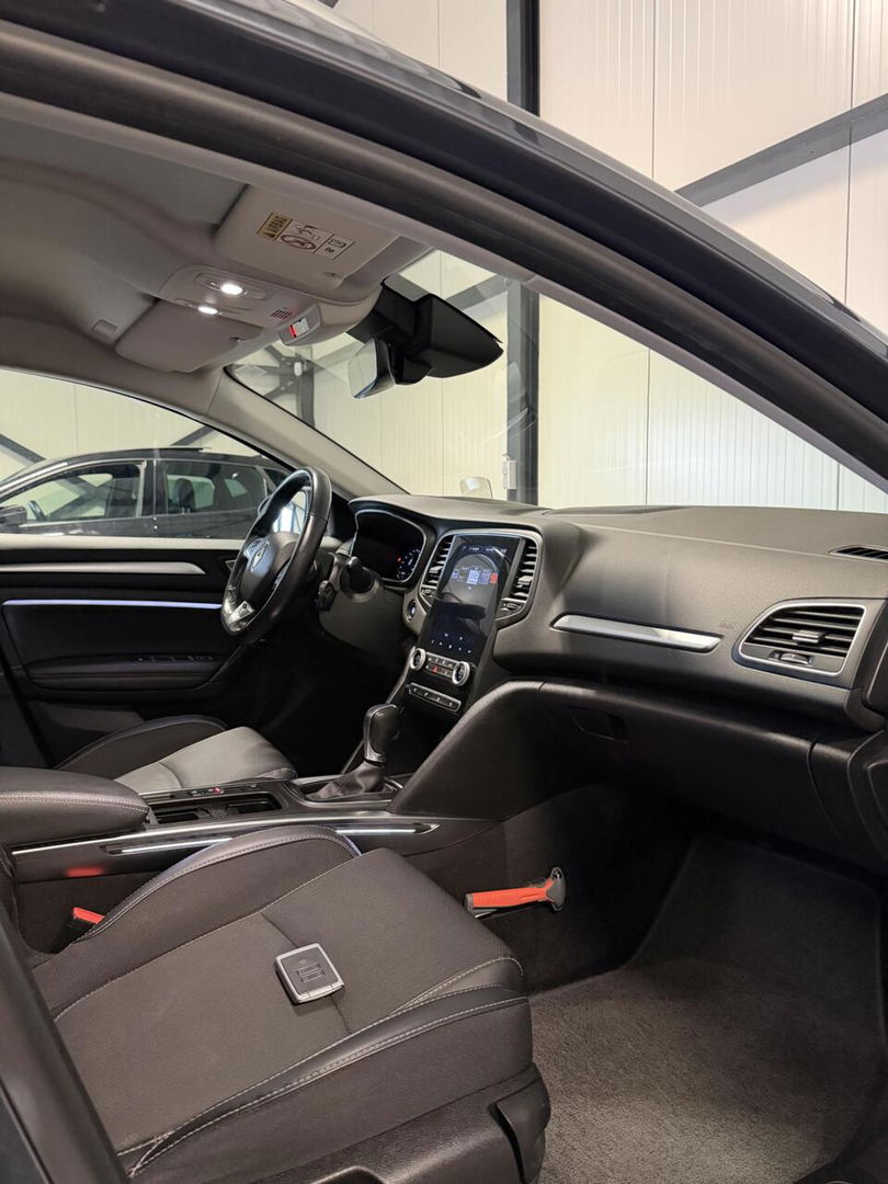 Renault Mégane Estate 1.3 TCe Intens 158PK Trekhaak Carplay