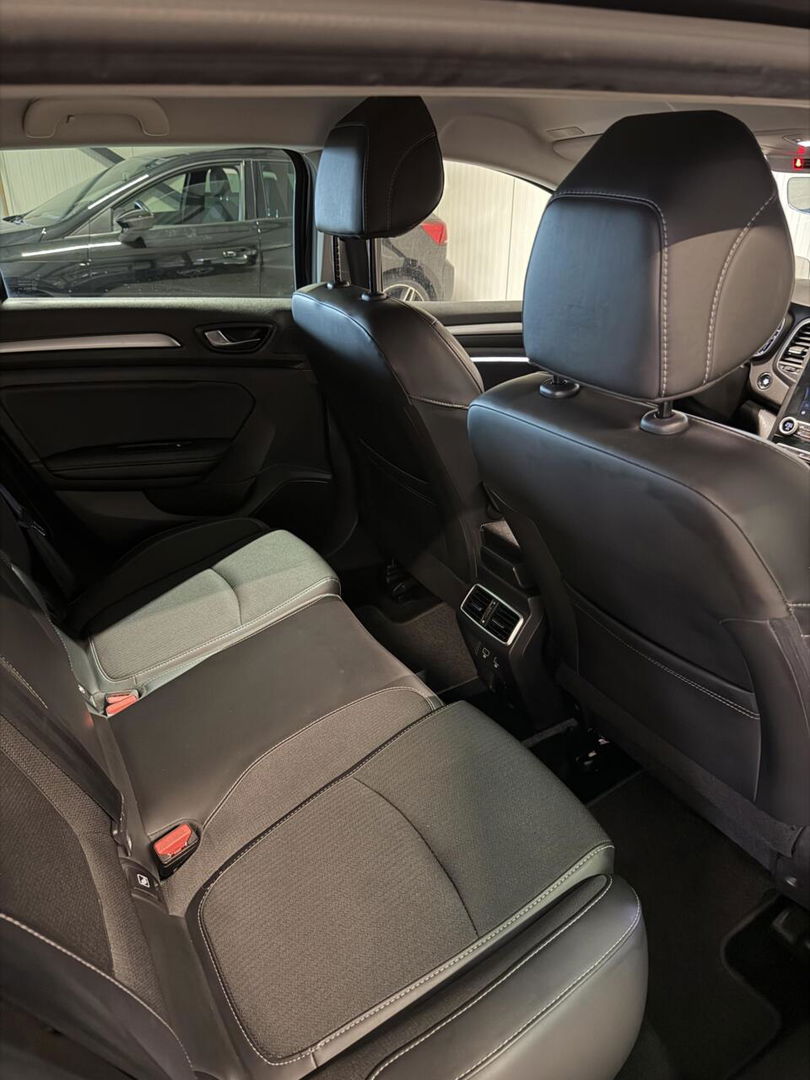 Renault Mégane Estate 1.3 TCe Intens 158PK Trekhaak Carplay