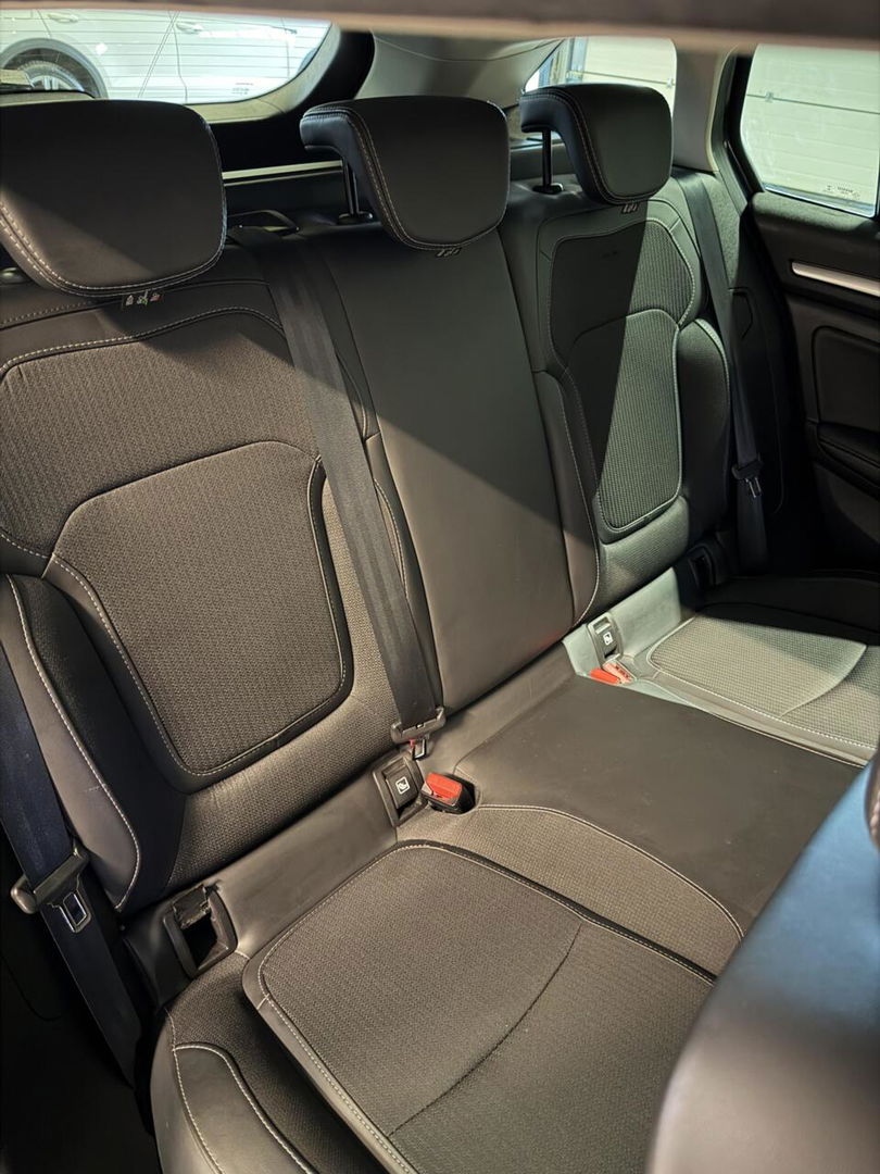 Renault Mégane Estate 1.3 TCe Intens 158PK Trekhaak Carplay