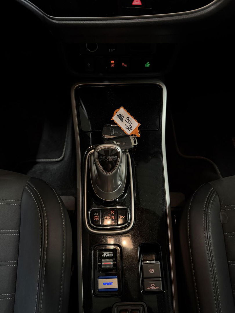 Mitsubishi Outlander 2.4 PHEV Intense+ AWD Camera Carplay