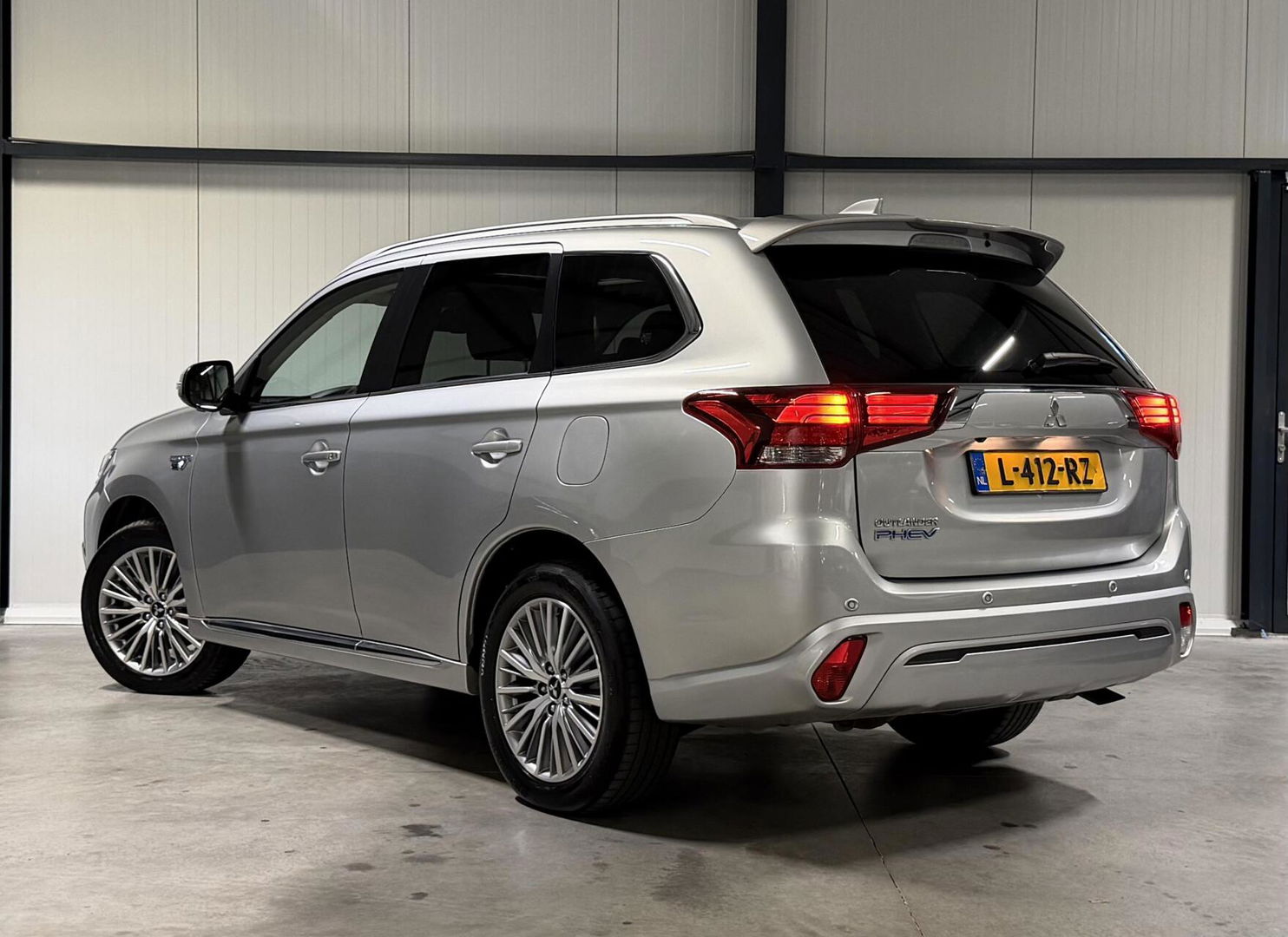 Mitsubishi Outlander 2.4 PHEV Intense+ AWD Camera Carplay