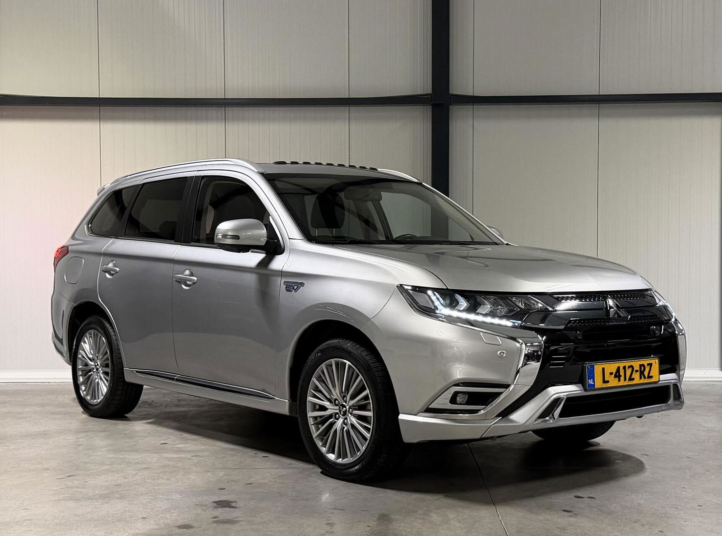 Mitsubishi Outlander 2.4 PHEV Intense+ AWD Camera Carplay