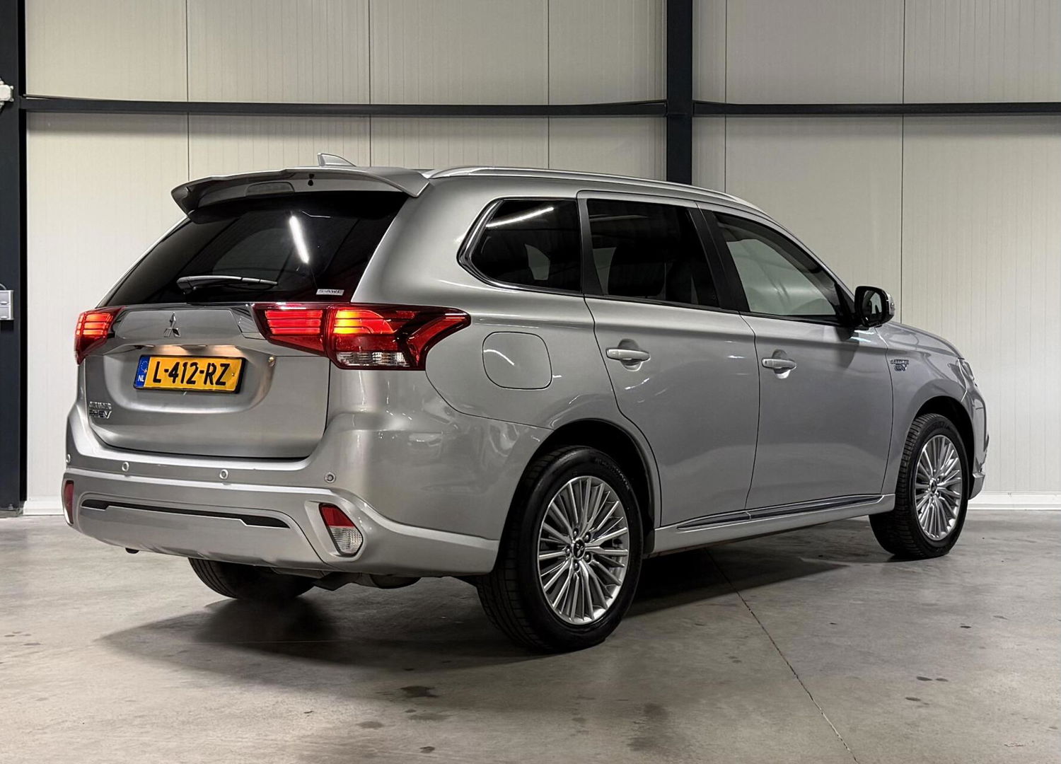 Mitsubishi Outlander 2.4 PHEV Intense+ AWD Camera Carplay