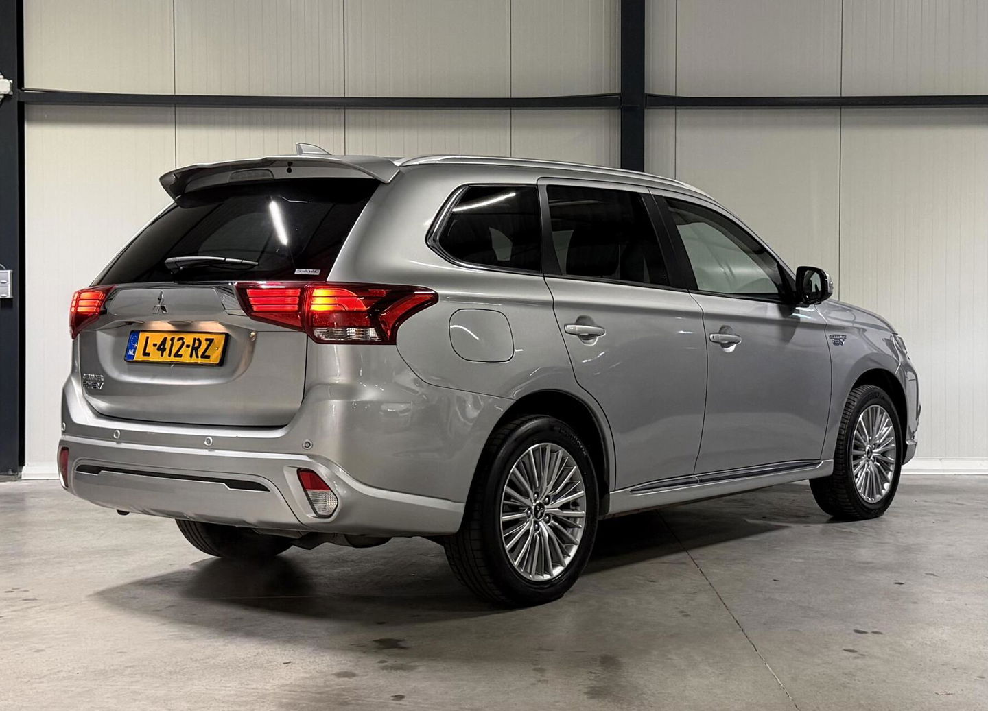 Mitsubishi Outlander 2.4 PHEV Intense+ AWD Camera Carplay