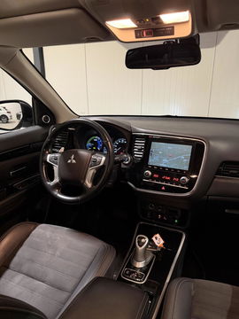 Mitsubishi Outlander 2.4 PHEV Intense+ AWD Camera Carplay