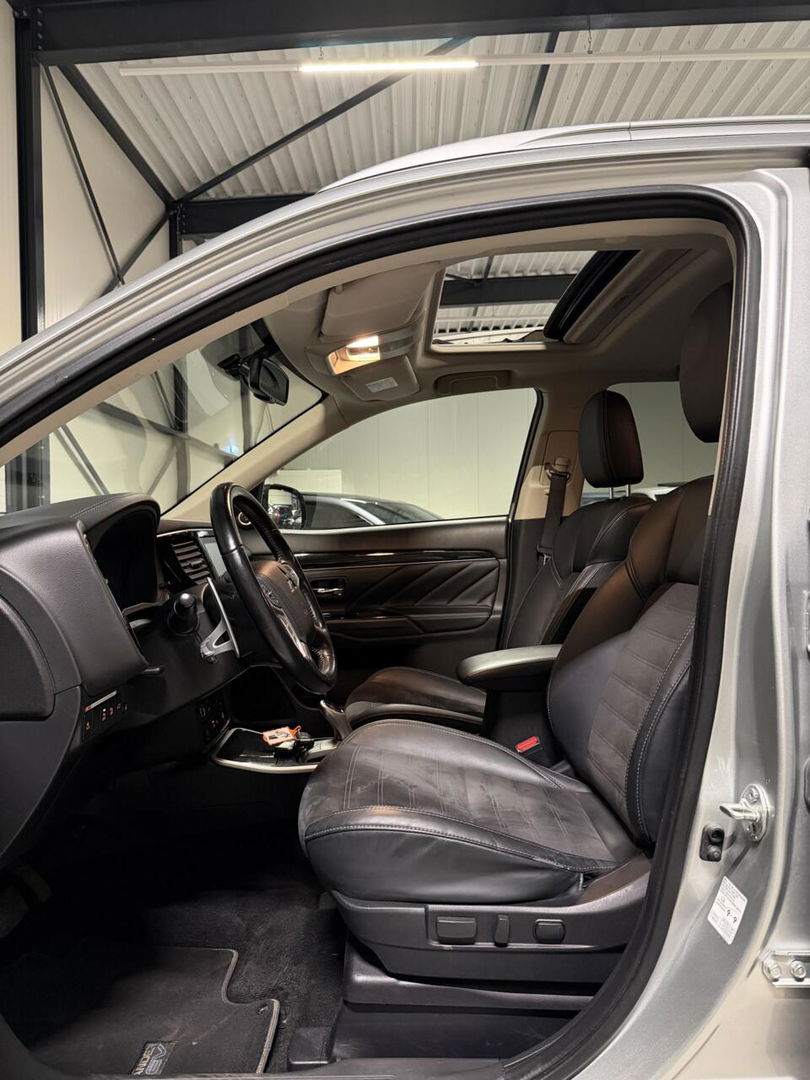 Mitsubishi Outlander 2.4 PHEV Intense+ AWD Camera Carplay