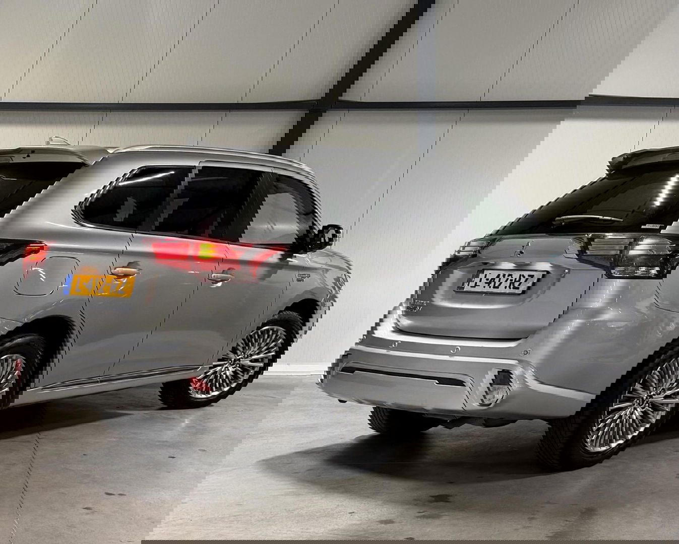 Mitsubishi Outlander 2.4 PHEV Intense+ AWD Camera Carplay