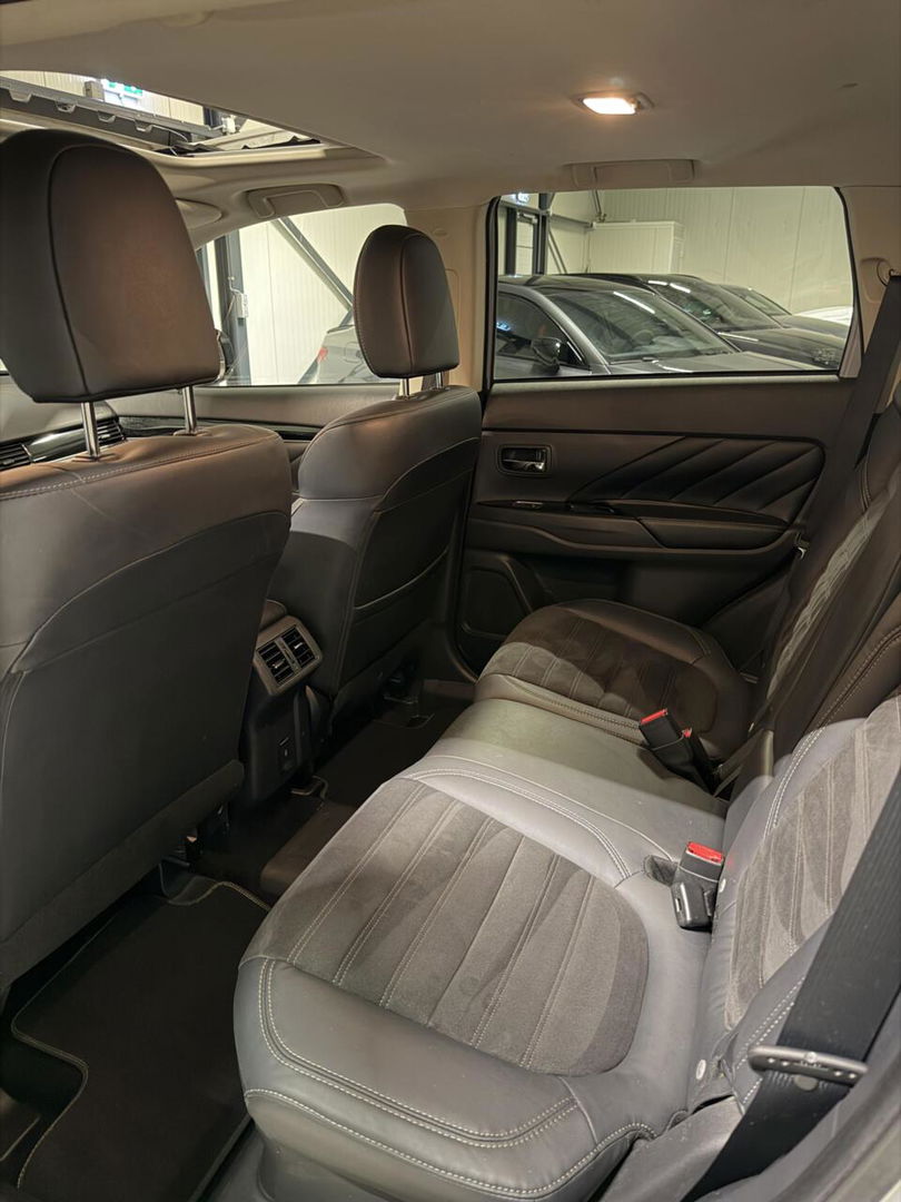 Mitsubishi Outlander 2.4 PHEV Intense+ AWD Camera Carplay