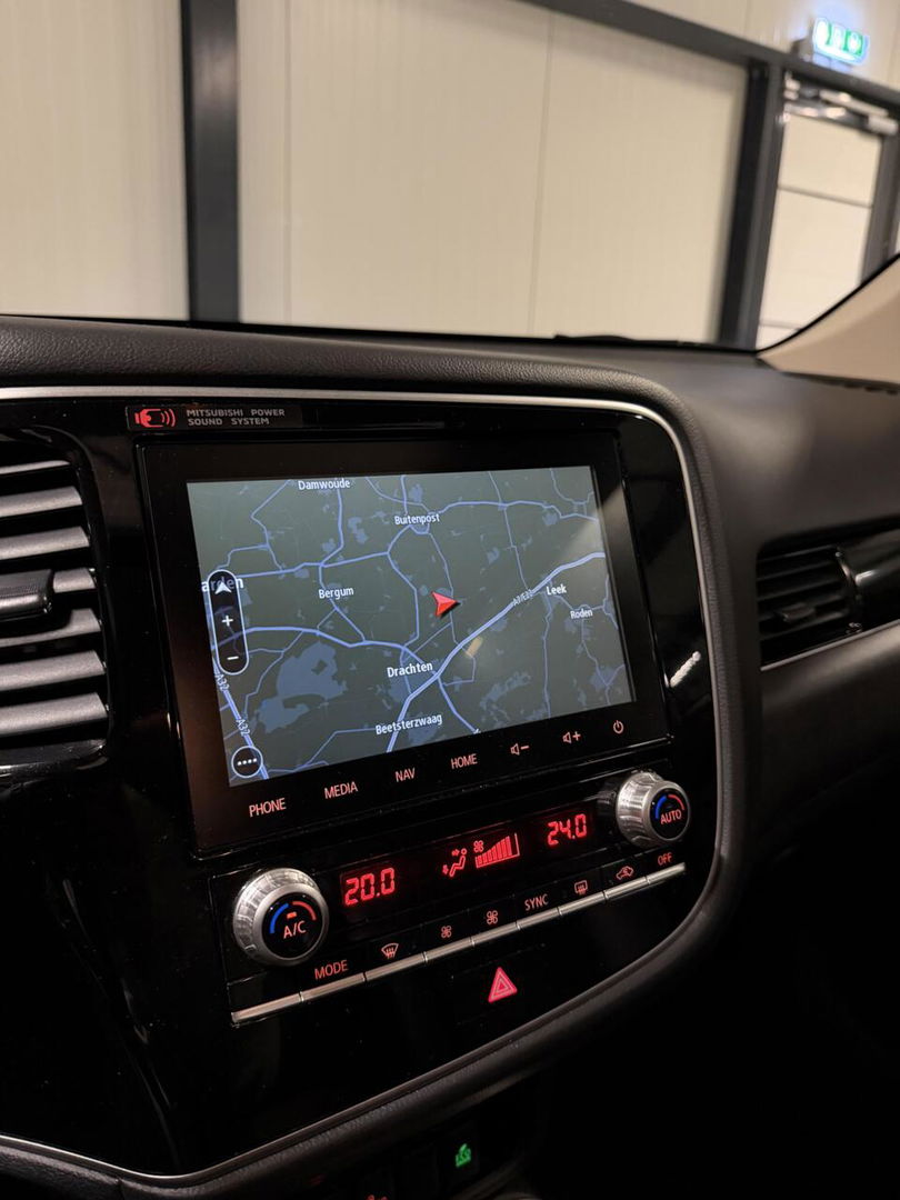 Mitsubishi Outlander 2.4 PHEV Intense+ AWD Camera Carplay