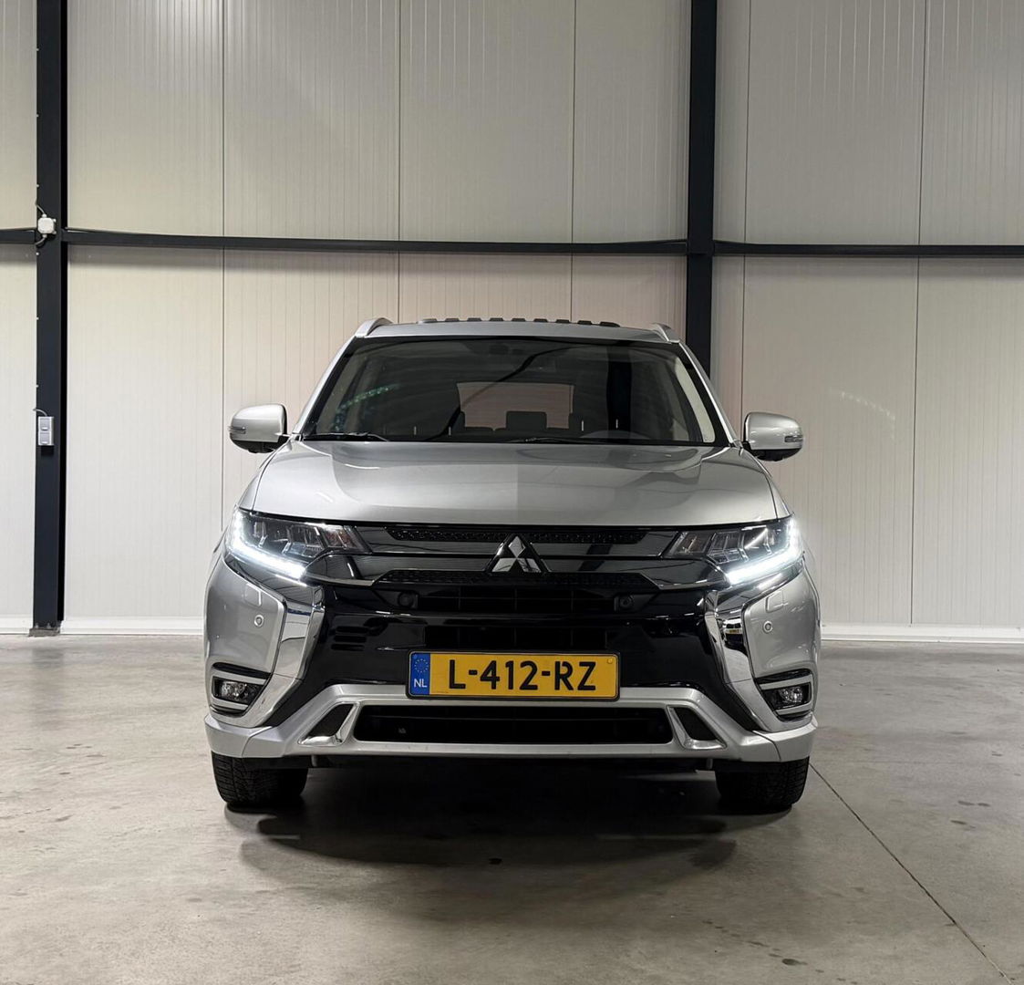 Mitsubishi Outlander 2.4 PHEV Intense+ AWD Camera Carplay