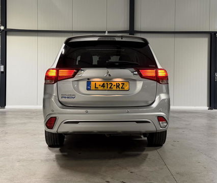 Mitsubishi Outlander 2.4 PHEV Intense+ AWD Camera Carplay