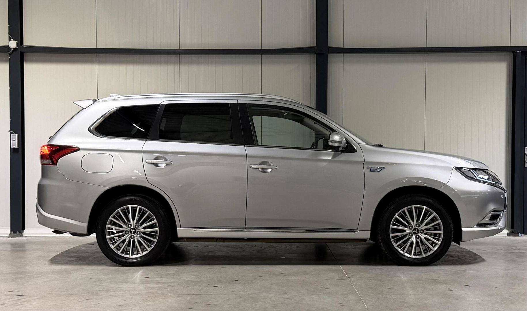 Mitsubishi Outlander 2.4 PHEV Intense+ AWD Camera Carplay