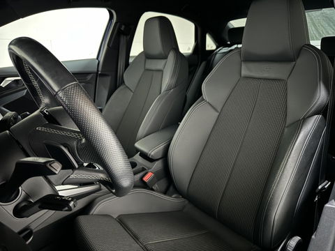 Audi A3 Limousine 35 TFSI S-Line Black Edition CarPlay Camera