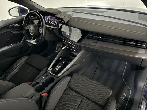 Audi A3 Limousine 35 TFSI S-Line Black Edition CarPlay Camera