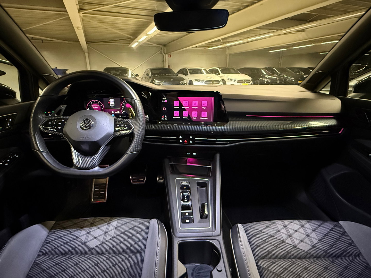 Volkswagen Golf 1.5 eTSI R-Line Business 8R Pack|Keyless|IQ