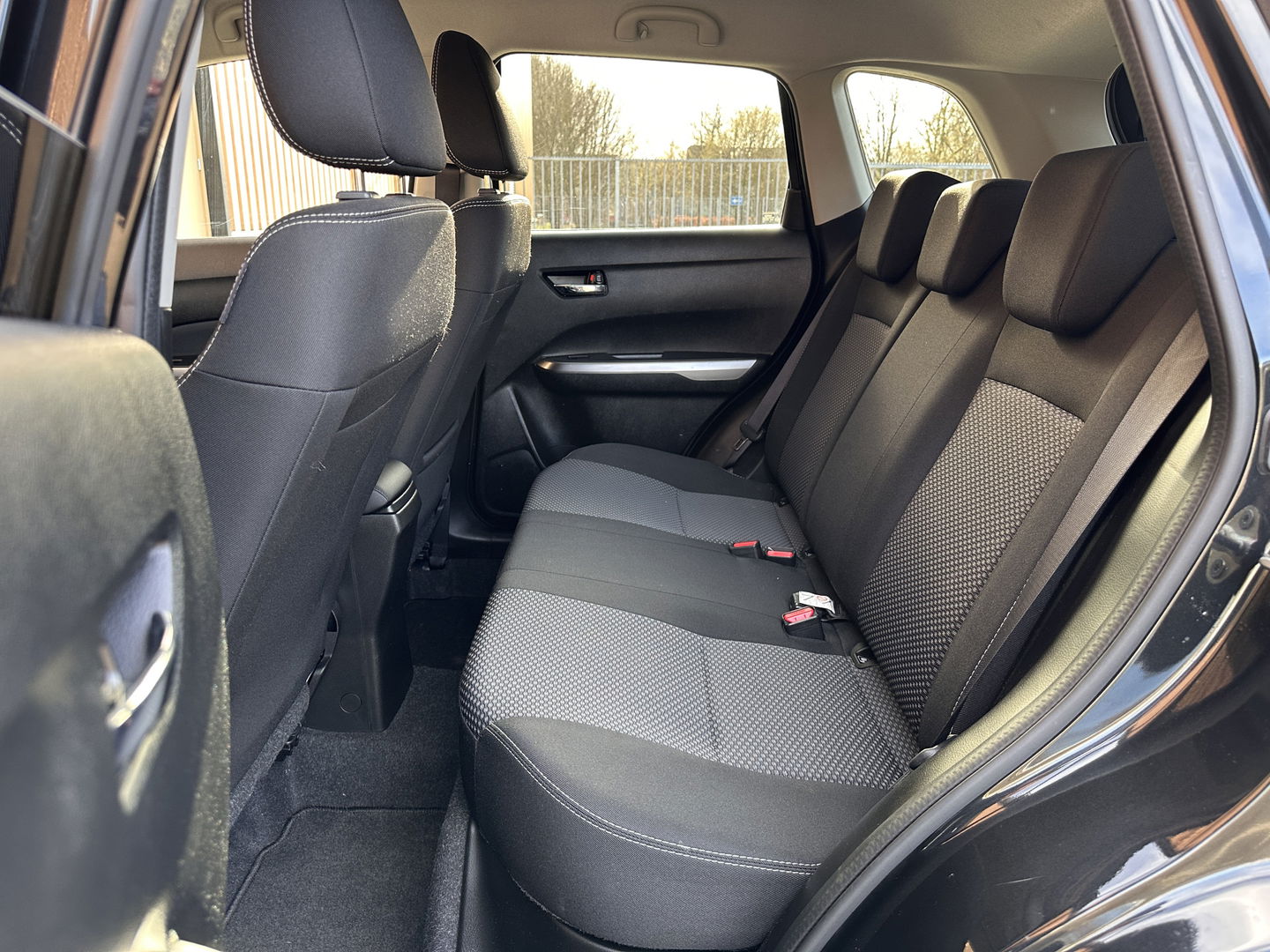 Suzuki Vitara 1.0 Boosterjet Select | Origineel Nederlands | Cruise Control | Achteruitrijcamera | Apple Carplay | Stoelverwarming | Android Auto | DAB |