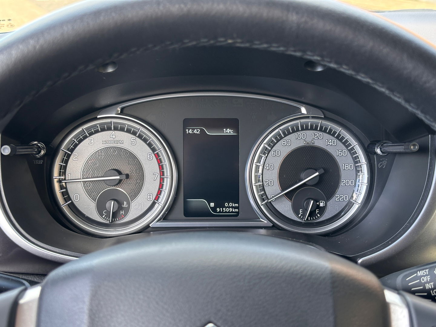 Suzuki Vitara 1.0 Boosterjet Select | Origineel Nederlands | Cruise Control | Achteruitrijcamera | Apple Carplay | Stoelverwarming | Android Auto | DAB |