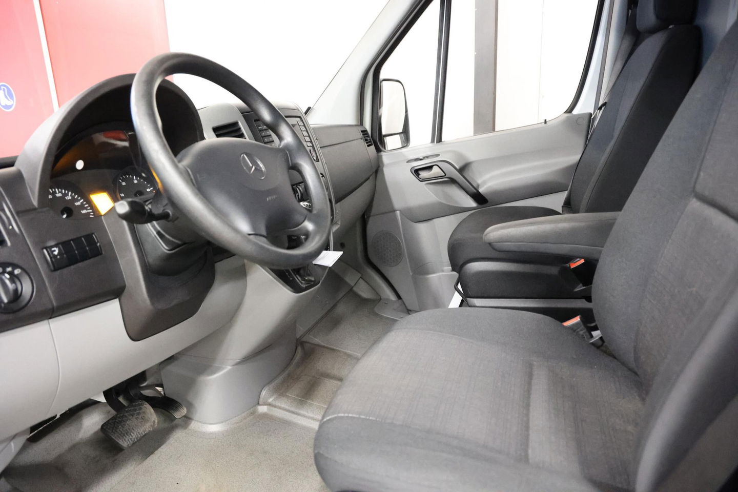 Mercedes-Benz Sprinter 311 2.2 CDI LAADKLEP POST NL