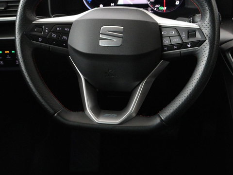 SEAT Leon 1.4 TSI eHybrid PHEV FR | Stoel & stuurverwarming | Camera | Adaptive cruise | Carplay | Navigatie | Sfeerverlichting | Park Assist | Climate control | Full LED | PHEV | Plug In