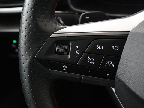 SEAT Leon 1.4 TSI eHybrid PHEV FR | Stoel & stuurverwarming | Camera | Adaptive cruise | Carplay | Navigatie | Sfeerverlichting | Park Assist | Climate control | Full LED | PHEV | Plug In