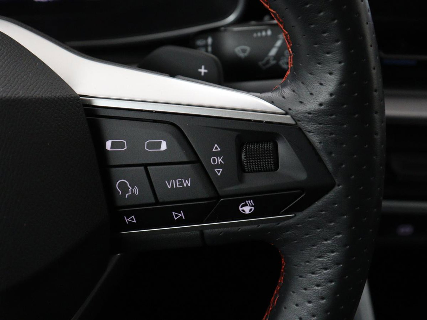 SEAT Leon 1.4 TSI eHybrid PHEV FR | Stoel & stuurverwarming | Camera | Adaptive cruise | Carplay | Navigatie | Sfeerverlichting | Park Assist | Climate control | Full LED | PHEV | Plug In