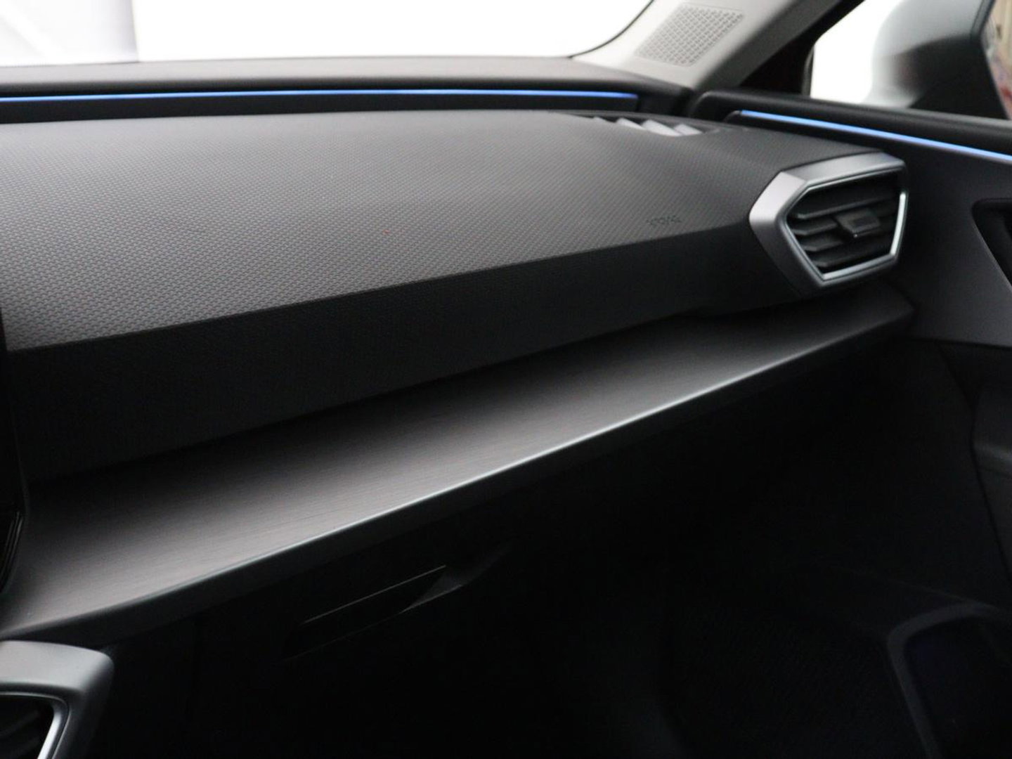 SEAT Leon 1.4 TSI eHybrid PHEV FR | Stoel & stuurverwarming | Camera | Adaptive cruise | Carplay | Navigatie | Sfeerverlichting | Park Assist | Climate control | Full LED | PHEV | Plug In