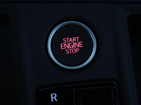 SEAT Leon 1.4 TSI eHybrid PHEV FR | Stoel & stuurverwarming | Camera | Adaptive cruise | Carplay | Navigatie | Sfeerverlichting | Park Assist | Climate control | Full LED | PHEV | Plug In