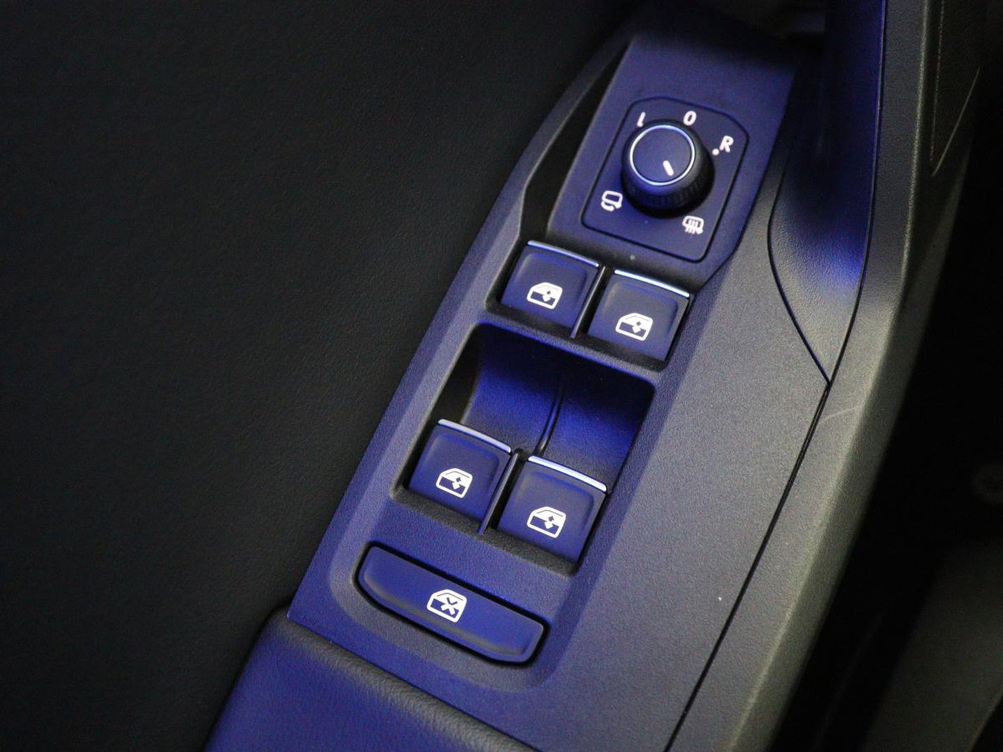 SEAT Leon 1.4 TSI eHybrid PHEV FR | Stoel & stuurverwarming | Camera | Adaptive cruise | Carplay | Navigatie | Sfeerverlichting | Park Assist | Climate control | Full LED | PHEV | Plug In