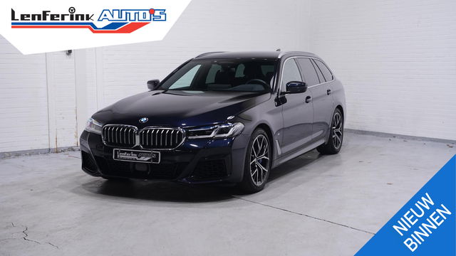BMW 5 Serie - 530i M Sport 1e eigen NAP NL-auto carbon zwart nappa leder comfort zetels met memory harman-kardon 19"-lmv camera rijassist head-up DAB-ontvangst apple-carplay digitale cockpit M-pakket