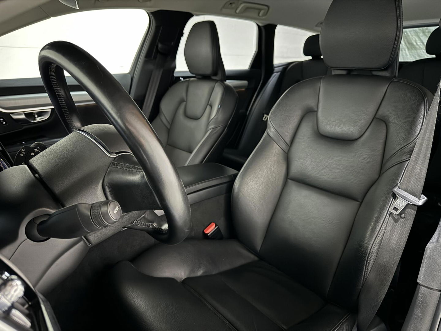 Volvo V90 2.0 T4 Momentum Leer Carplay Autopilot Trekh. NAP