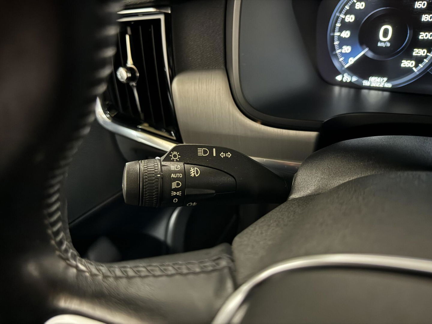 Volvo V90 2.0 T4 Momentum Leer Carplay Autopilot Trekh. NAP