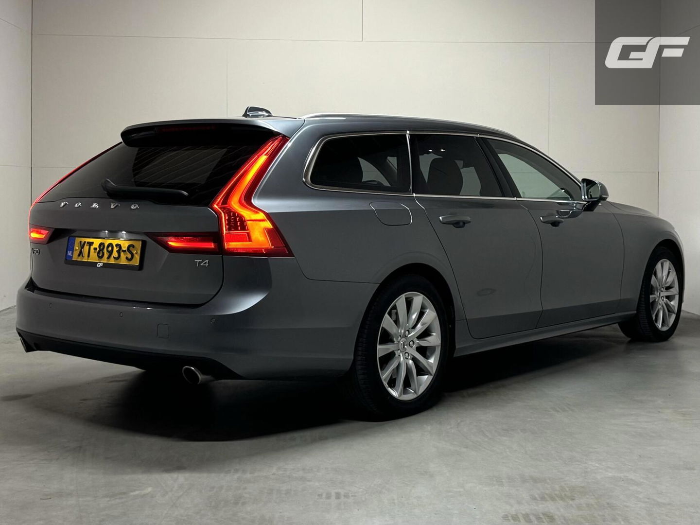 Volvo V90 2.0 T4 Momentum Leer Carplay Autopilot Trekh. NAP