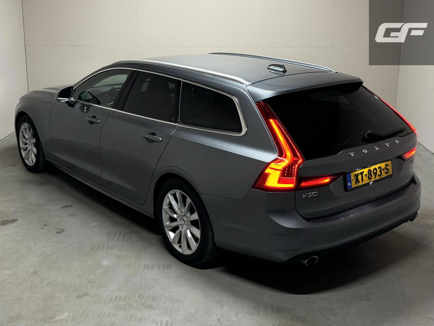 Volvo V90 2.0 T4 Momentum Leer Carplay Autopilot Trekh. NAP