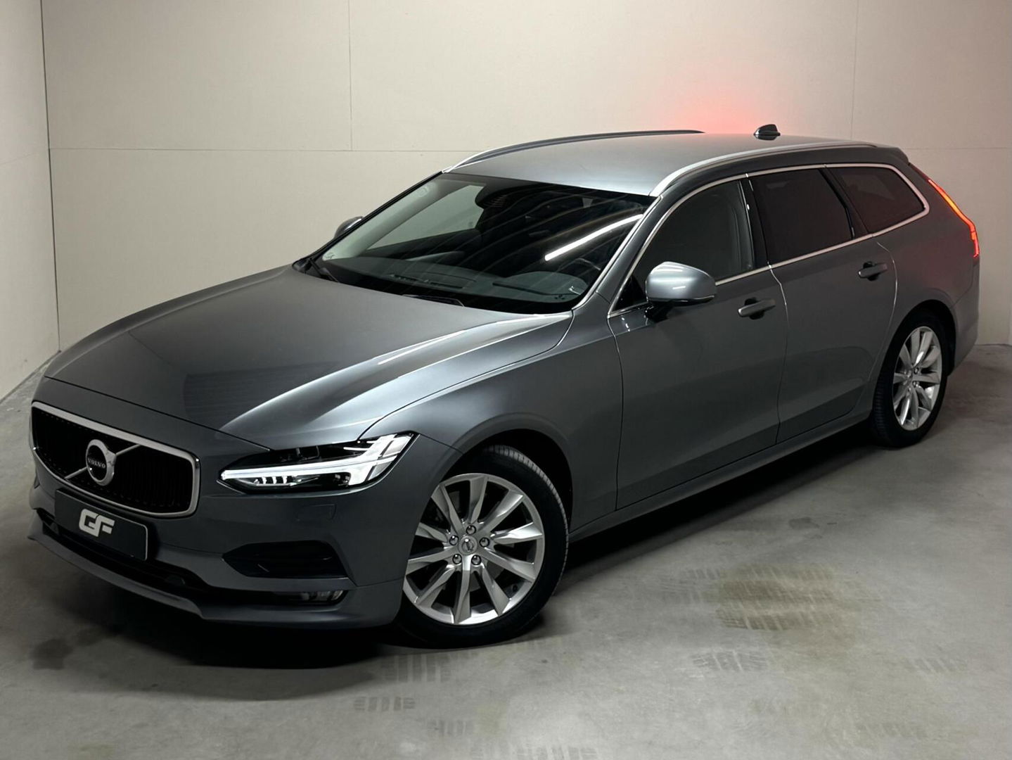 Volvo V90 2.0 T4 Momentum Leer Carplay Autopilot Trekh. NAP