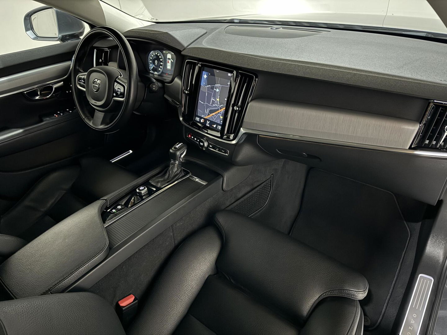 Volvo V90 2.0 T4 Momentum Leer Carplay Autopilot Trekh. NAP