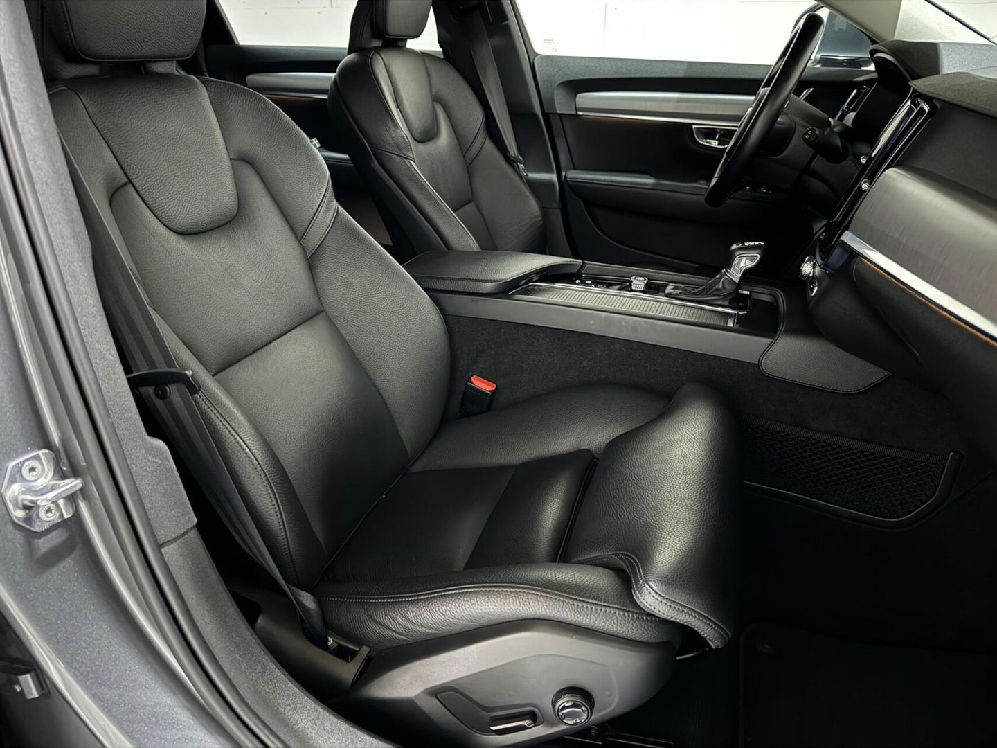 Volvo V90 2.0 T4 Momentum Leer Carplay Autopilot Trekh. NAP