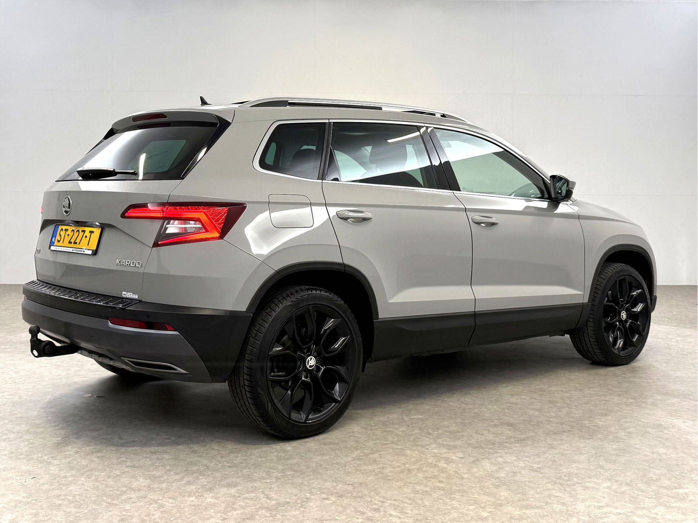 Škoda Karoq 1.5 TSI ACT Style Business | Pano | Sfeer | Camera | Canton | Memory | Trekh. | Carplay | Adap. Cruise | NAP