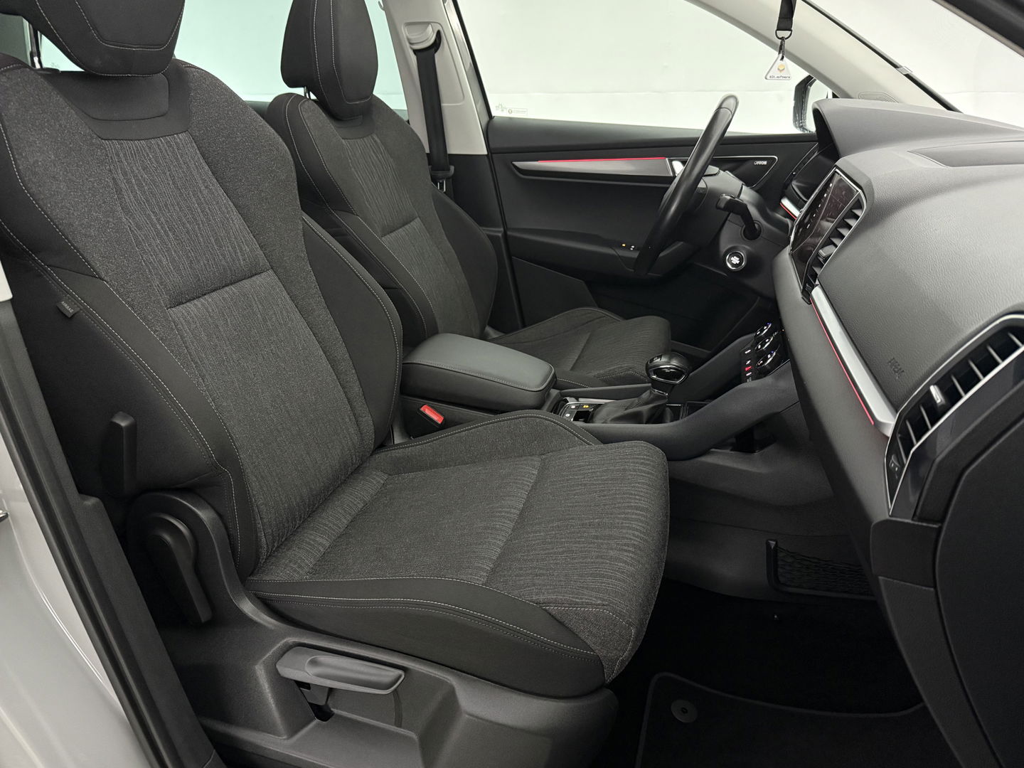 Škoda Karoq 1.5 TSI ACT Style Business | Pano | Sfeer | Camera | Canton | Memory | Trekh. | Carplay | Adap. Cruise | NAP