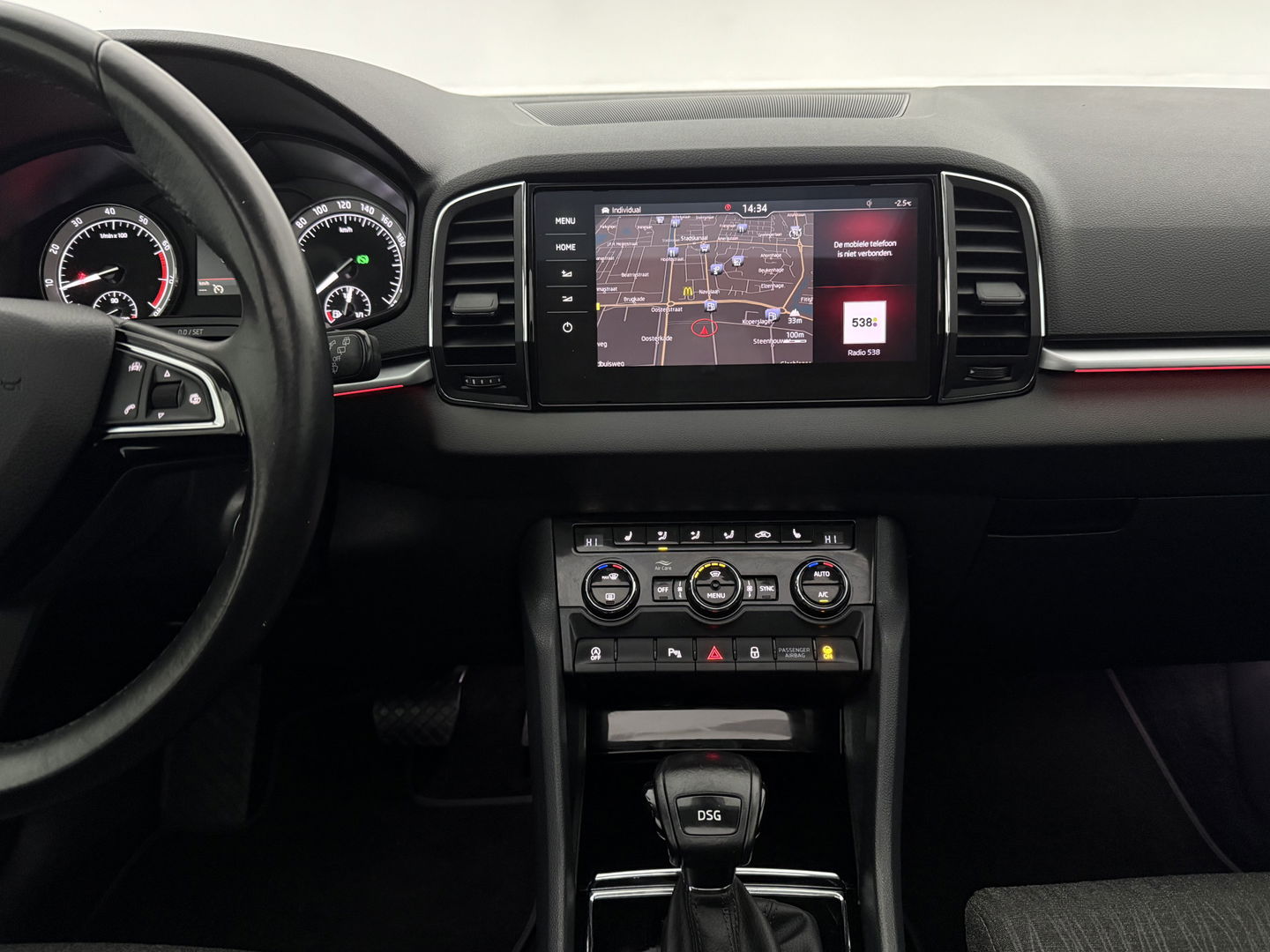 Škoda Karoq 1.5 TSI ACT Style Business | Pano | Sfeer | Camera | Canton | Memory | Trekh. | Carplay | Adap. Cruise | NAP