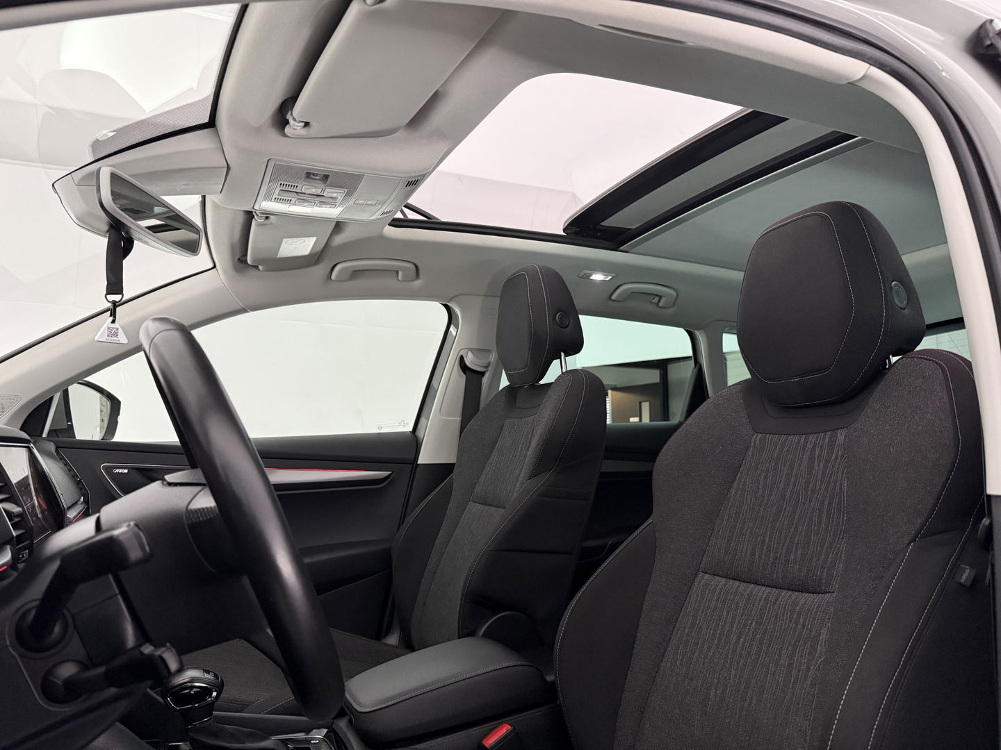 Škoda Karoq 1.5 TSI ACT Style Business | Pano | Sfeer | Camera | Canton | Memory | Trekh. | Carplay | Adap. Cruise | NAP