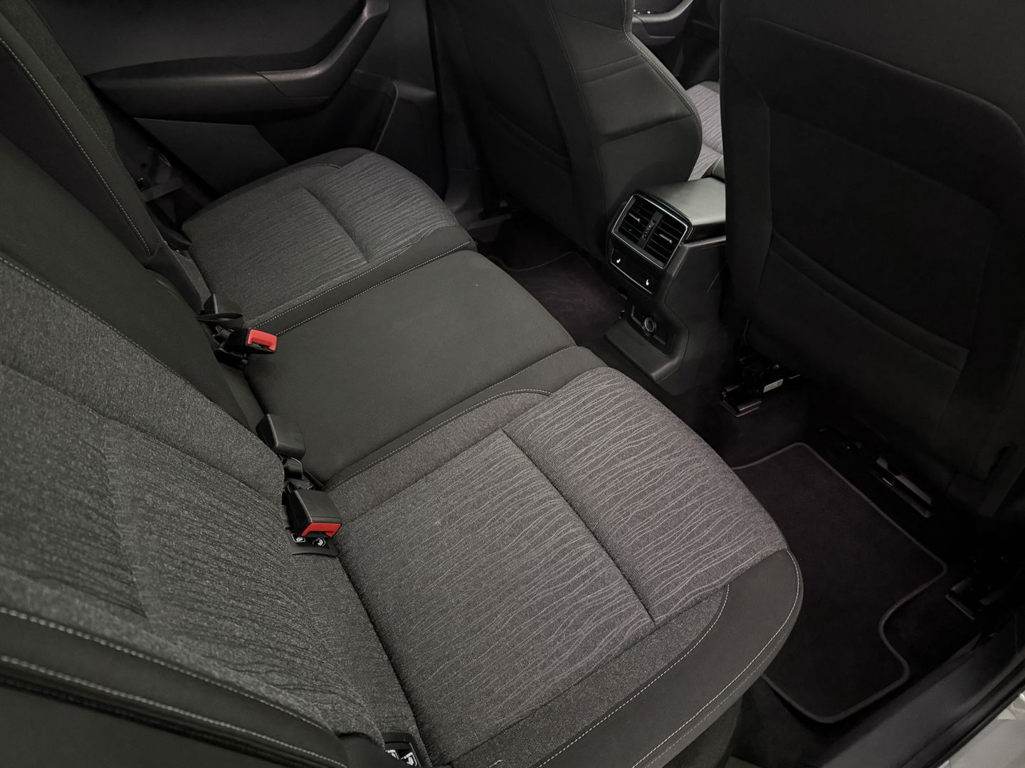 Škoda Karoq 1.5 TSI ACT Style Business | Pano | Sfeer | Camera | Canton | Memory | Trekh. | Carplay | Adap. Cruise | NAP