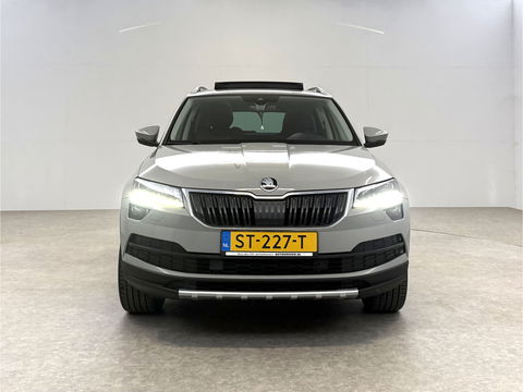 Škoda Karoq 1.5 TSI ACT Style Business | Pano | Sfeer | Camera | Canton | Memory | Trekh. | Carplay | Adap. Cruise | NAP